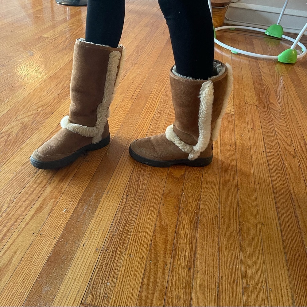 Ugg sundance size 7